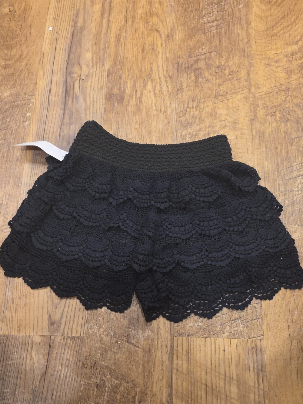 Black Crochet Lace Scallop Hem Women's Shorts